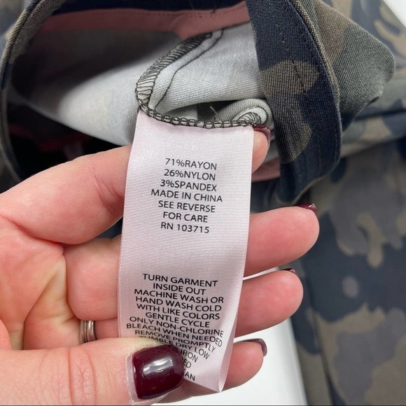 New Nanette Lepore Printed Pull-On Camo Skinny Crop Pants Size 12 - Picture 7 of 8